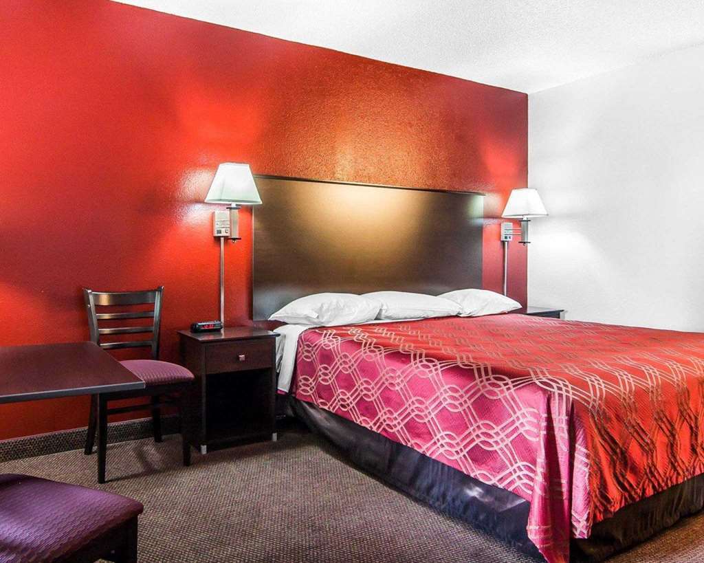 Bend Inn & Suites Room photo